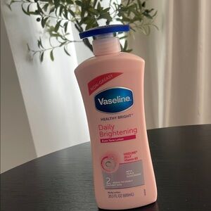 Daily Brightening Lotion - Pink